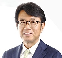 粟田 貴也氏